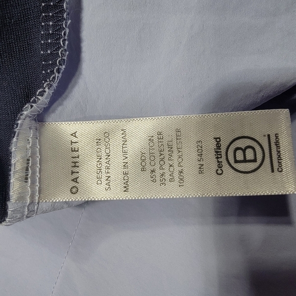 Athleta Size XL Navy Blue & Light Blue Gallery Tee Shirt, Gently Used Condition - Picture 15 of 15
